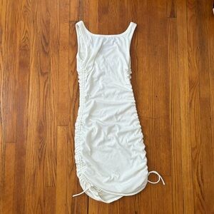I’m selling a Princess Polly midi dress. It is white and a size 6.